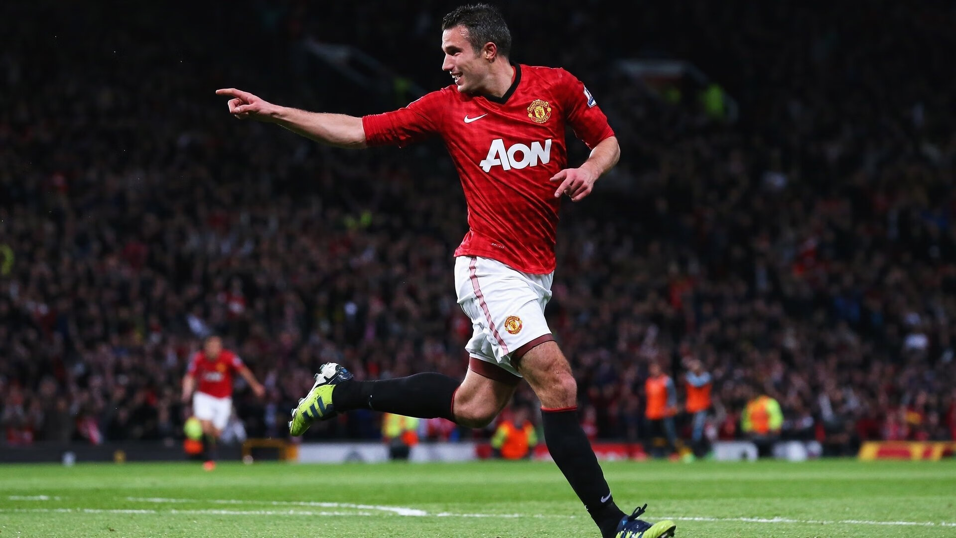 爱游戏体育官方网站-勒沃库森持球推进顺畅形成压制局面，勒沃库森的球星